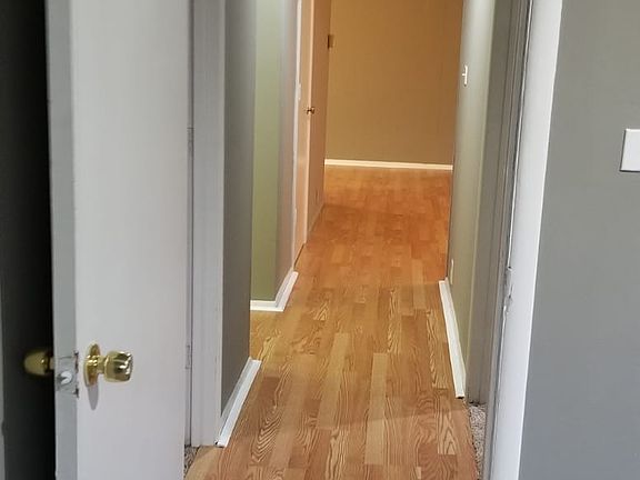 3rd image of 10813 Newton Ave