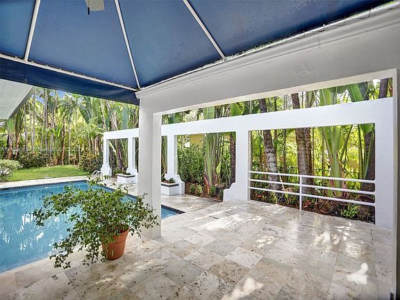 4th image of 4825 Alhambra Cir