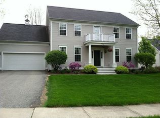 95 Chesapeake Dr, Shelburne, VT 05482