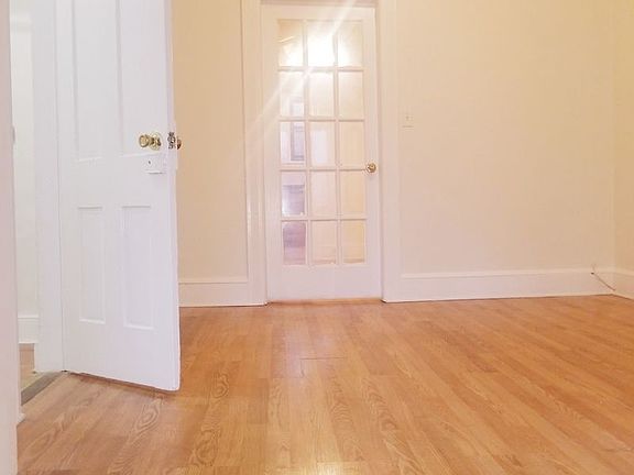 3rd image of 708 Manhattan Ave Fl 3