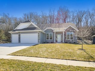 160 Valle Tell Dr, New Glarus, WI 53574