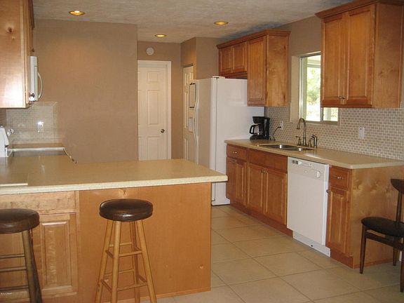 4th image of 3024 Victory Palm Dr