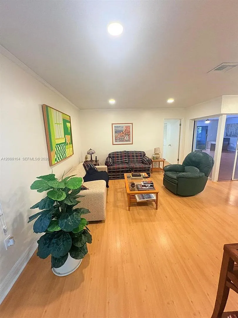 927 NW 106th Ave Circle 927, Miami, FL 33172 — Photo 4