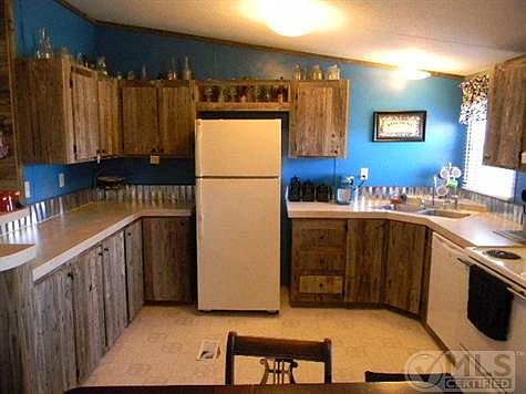 4th image of 3320 Mountain View Dr