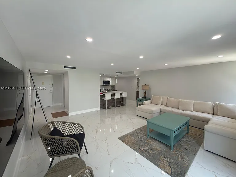 1800 Collins Ave #3H — Photo 7