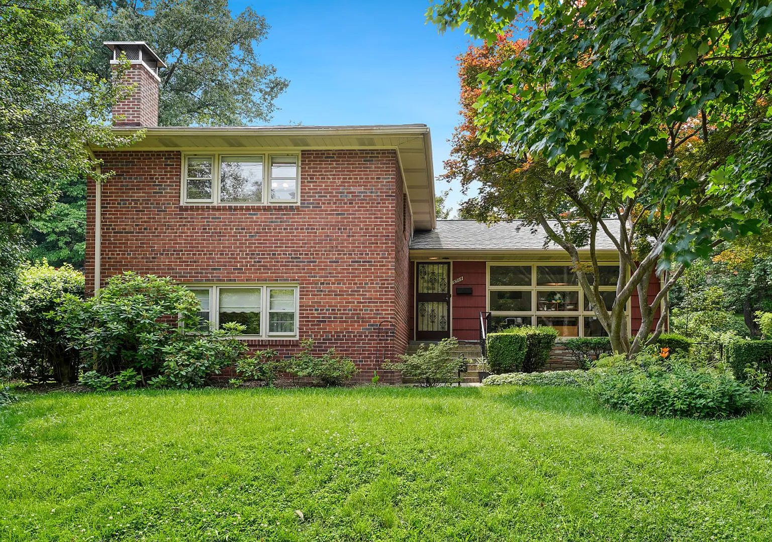 Spacious 4 Bedroom 3 Bath Split Level Home On Large Lot In Rosemary Hills! — Photo 2