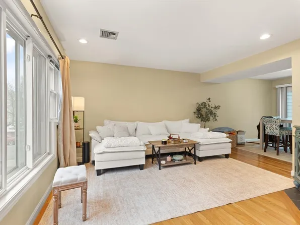 335 W 4th St #335, Boston, MA 02127