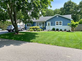 6 Staller Blvd, Hampton Bays, NY 11946