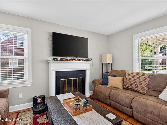 5th image of 3309 Wellingmoor Ave