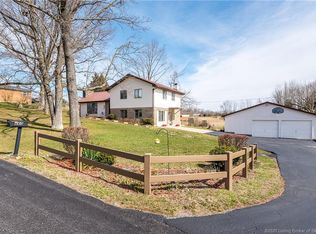 860 Forest Gln NE, Corydon, IN 47112