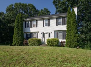 10 Calumet St, Haverhill, MA 01832