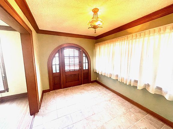 Entry way