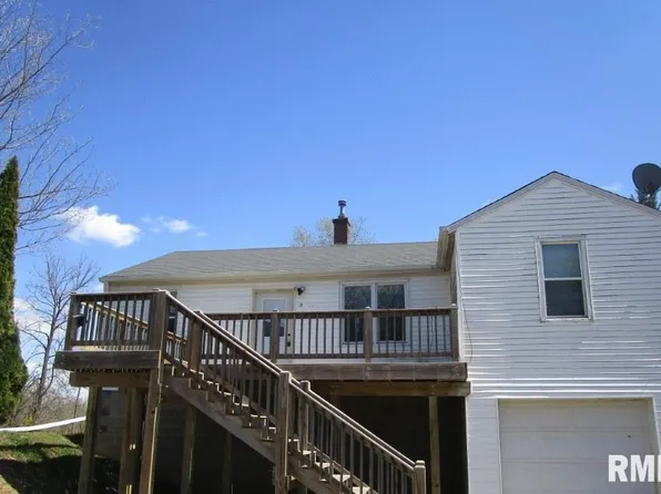 2 Blue Grass Ct, Davenport, IA 52802