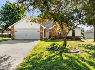 6200 N Water Cress Cir, Columbia, MO 65202