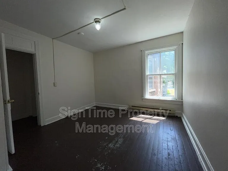 111 E Washington St #2 — Photo 7