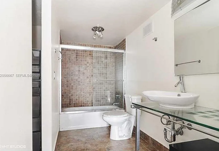 600 NE 36th St #1817 — Photo 5