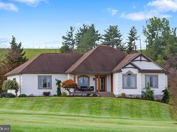 5th image of 10005 Bonny Brae Ln
