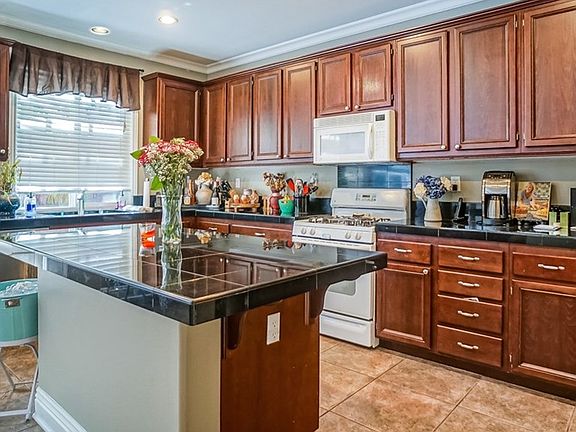 5th image of 17630 Medley Ridge Dr