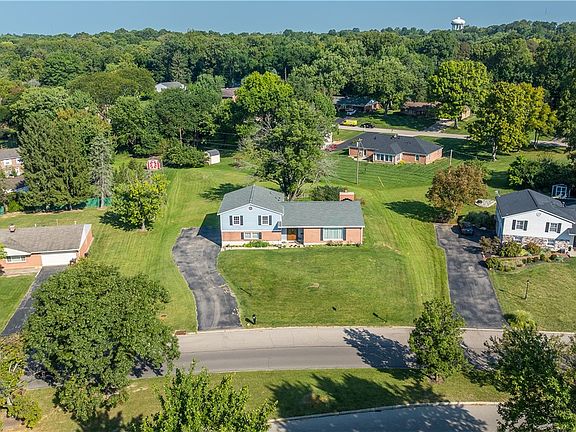 5th image of 243 E Rahn Rd