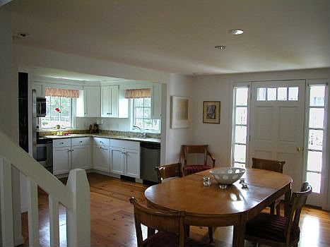Dining/kitchen