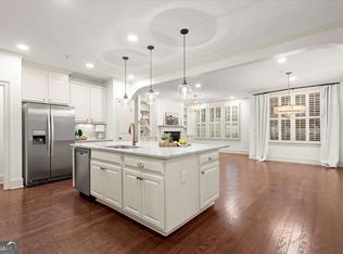 211 Nottaway Ln, Alpharetta, GA 30009