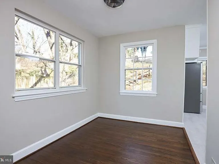 221 Dale Dr — Photo 7