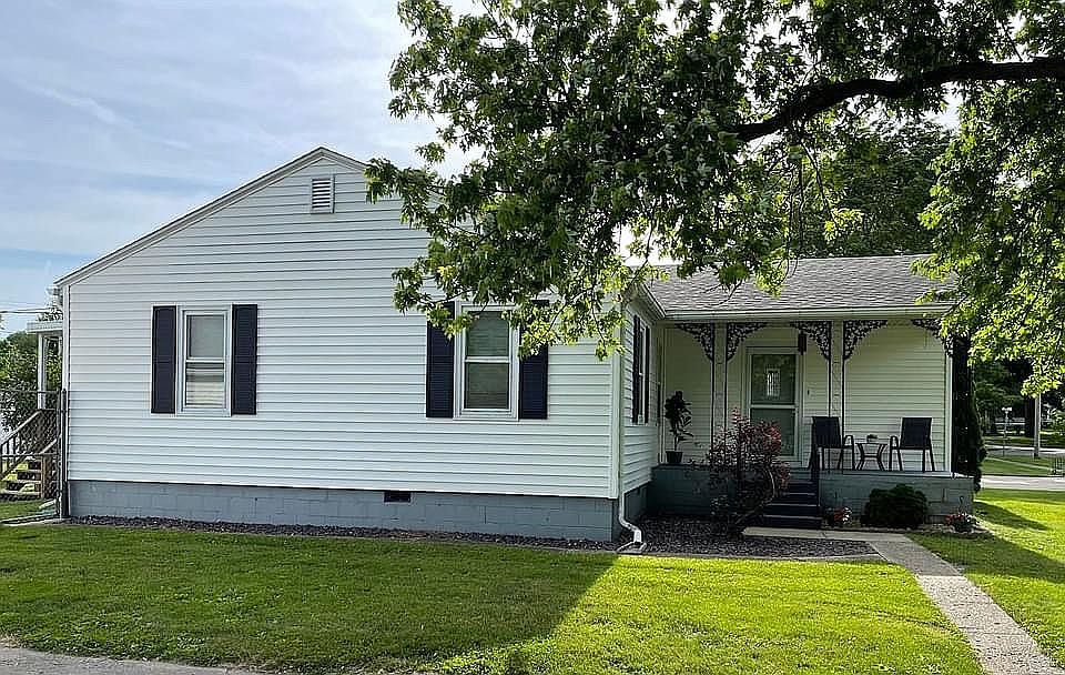 308 E Jones, Williamsville, IL 62693 | Zillow