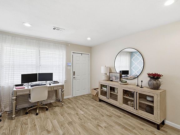 3rd image of 1400 Glasgow Rd