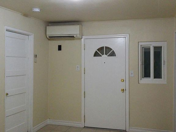 2nd image of 209 W Park St