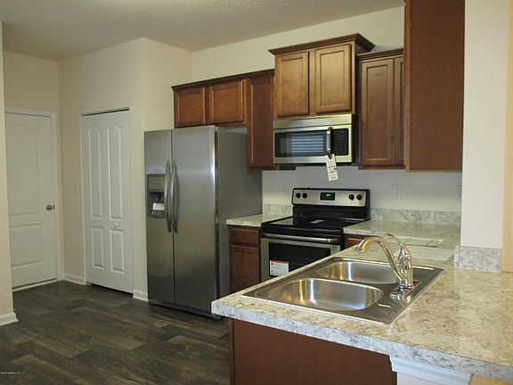 4th image of 358 Servia Dr