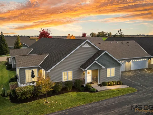 2165 Waterbury Ln E Unit 2165, Sycamore, IL 60178
