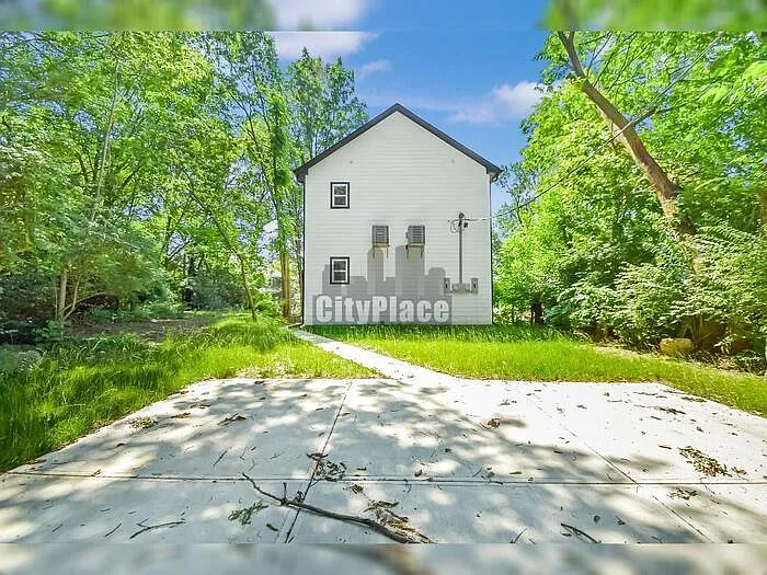 3 bed, 2.0 bath, 1250 sqft, $1,375 — Photo 3