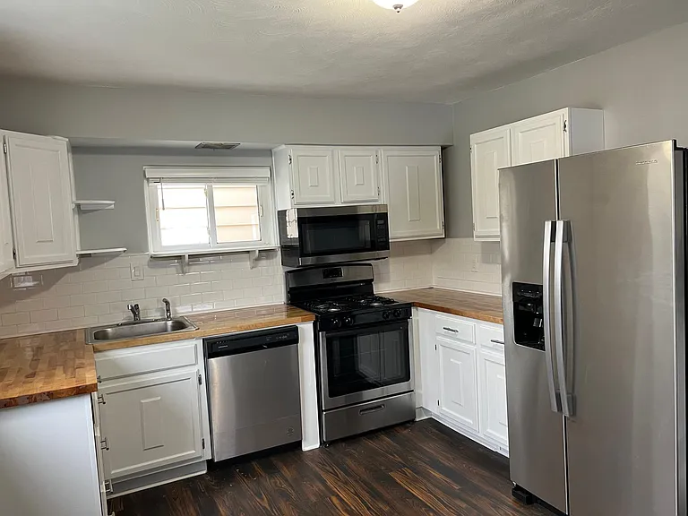 521 Ridge Ave — Photo 1