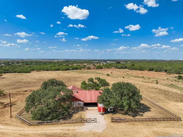 20074 Morin Rd, Von Ormy, TX 78073