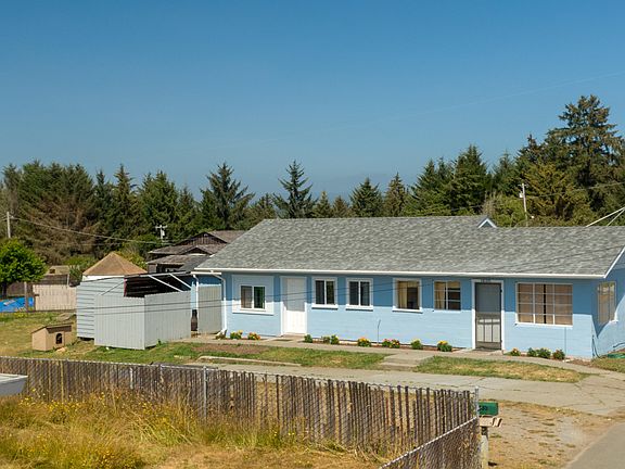 2nd image of 1835 Mesa Ave