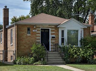 2140 Dobson St, Evanston, IL 60202