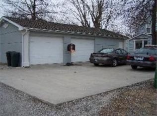 719 W 3rd St, Cameron, MO 64429
