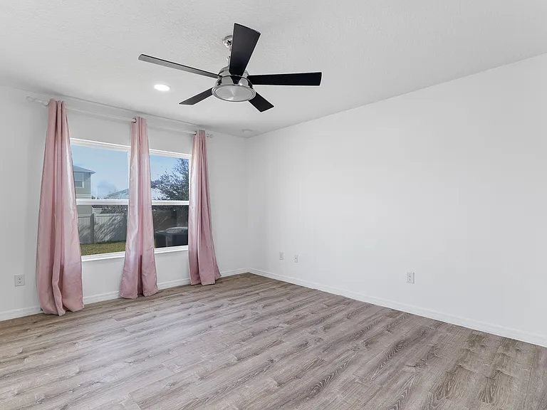 213 Lake Lucerne Way — Photo 5