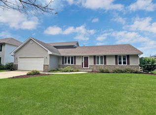 780 Barley Ridge Trl, Freeport, IL 61032