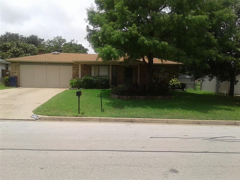 1st image of 728 Lynne Ln