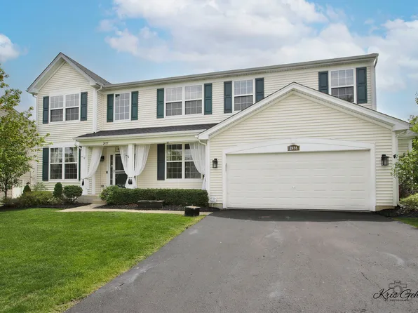 2455 W Autumn Dr, Round Lake, IL 60073