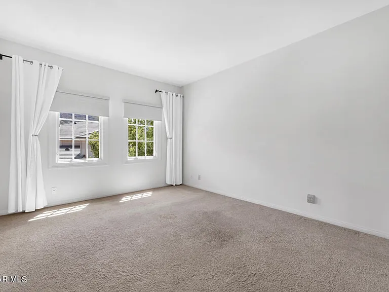 Westhaven Dr — Photo 27