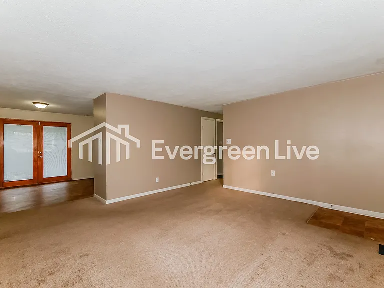 10402 Chris Dr — Photo 5
