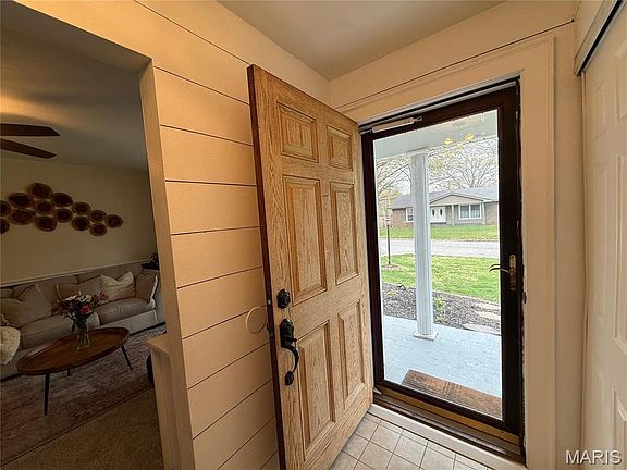 3rd image of 5208 River Aire Dr