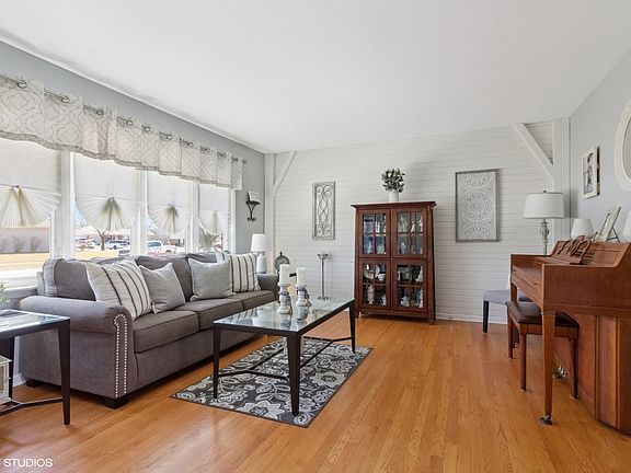 3rd image of 6534 180th St