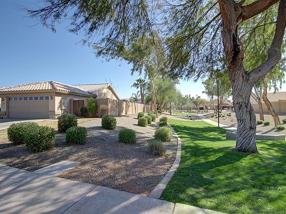 4th image of 2365 E Hawken Way