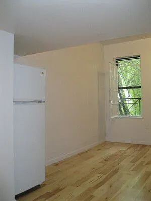 Rented by Tower Brokerage | media 10