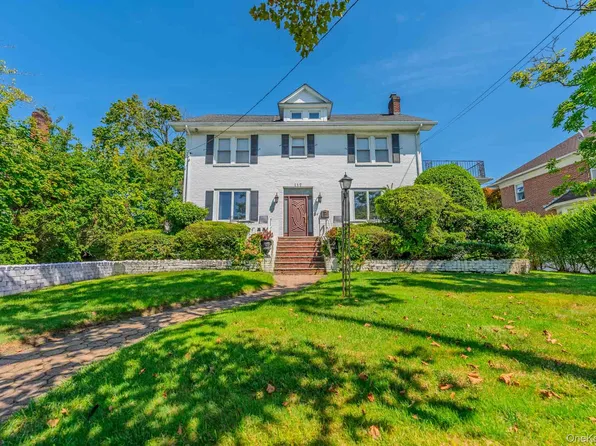112 Harrison Street, Lawrence, NY 11559