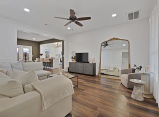 1907 Nomas St, Dallas, TX 75212