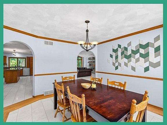 5th image of 546 Echo Valley Rd
